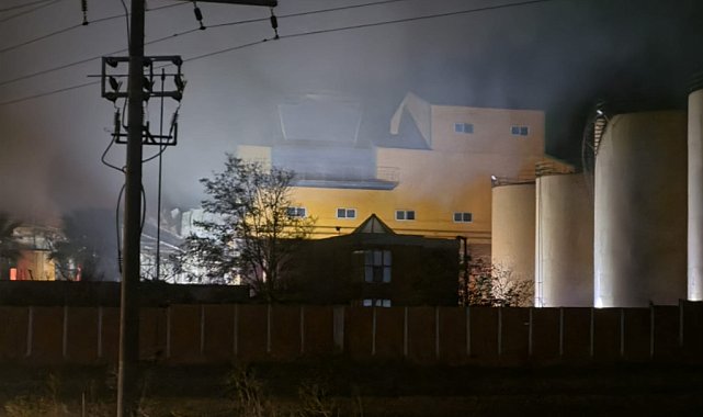 Yağ fabrikasındaki yangın 8,5 saatte kontrol altına alındı