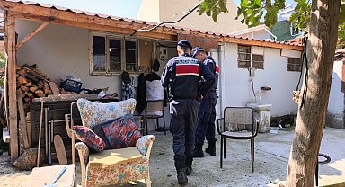 Yalnız yaşadığı evinde ölü bulundu
