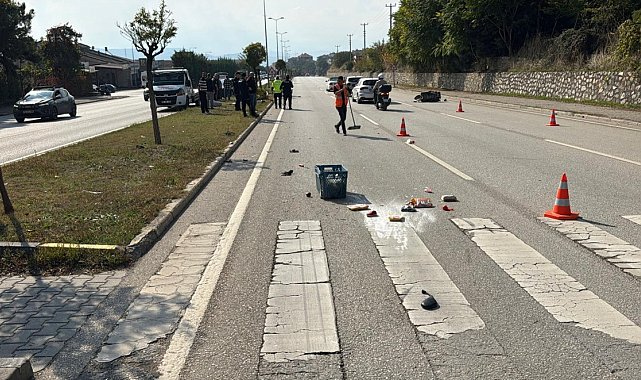 Yaya geçidinde otomobilin çarptığı elektrikli bisikletin sürücüsü öldü