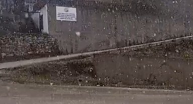 Yedigöller Milli Parkı'nda hafif kar yağışı