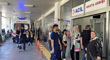 Yemek sonrası rahatsızlanan 30 öğrenci hastaneye kaldırıldı