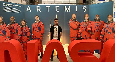 Yüksek lisans öğrencisi Kaan, 'astronomi eğitimi' üzerine araştırmasını, 'Uzay Kongresi'nde sundu