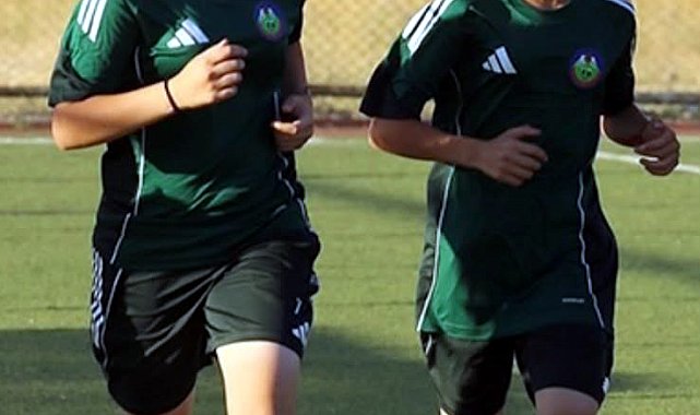 Yüksekovalı futbolcu kız kardeşlerin hedefi milli forma
