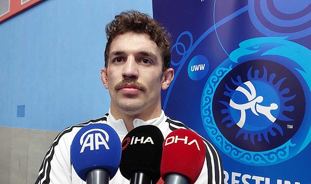 Yüksel Sarıçiçek, Dünya Güreş Şampiyonası'nda finale yükseldi