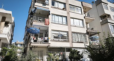 Zemininde çatlak ve çökme meydana gelen binada inceleme sürüyor