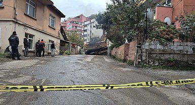 Zonguldak'ta riskli apartmanın yıkımı başladı