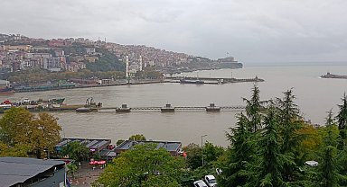 Zonguldak'ta yağmur sonrası denizin rengi değişti
