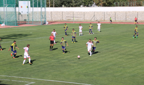 Karaman Belediyespor, 2-1 ’lik skorla  bir üst tura geçti