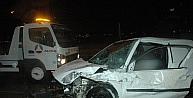 Otomobil TIR’a çarptı: 2 yaralı