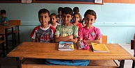 Suriyeli Binlerce Çocuk Türkiye’de Eğitim Alıyor