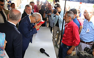 Bakan Elvan, Karaman'da şehit ailelerine taziye ziyaretinde