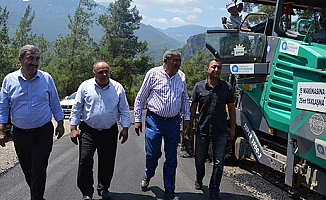 Yol yapım ve asfalt çalışmaları tüm ilçelerde devam ediyor