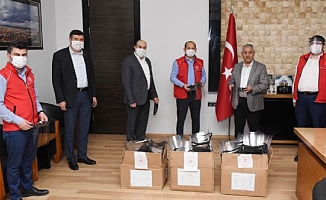 GENÇLİK MERKEZİNDEN 400 ADET ÜCRETSİZ YÜZ KORUYUCU MASKE