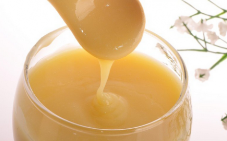 Toroslarda arı sütü üretiliyor